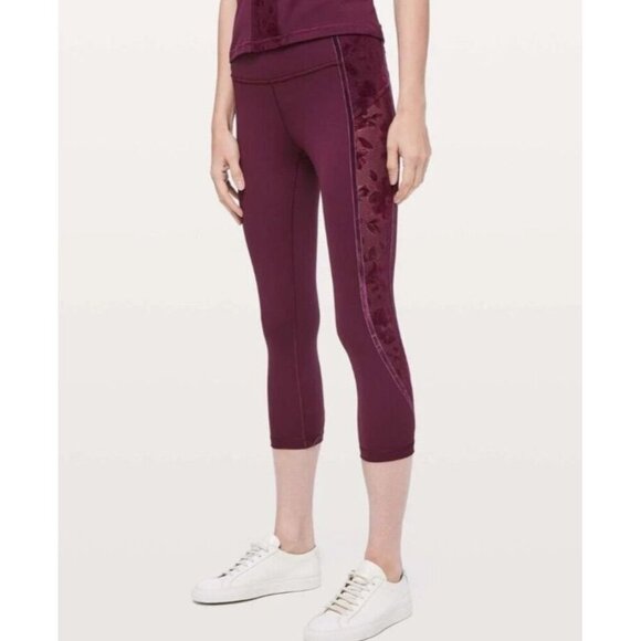 Lululemon Wunder Under Cropped High Rise Flocked Floral Velvet Leggings, Size 6 - Picture 1 of 11